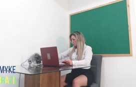 Ver videos de sexo com professora gostosa fodendo com aluno veterano