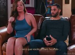 Xvideos legendado onde o amigo oferece sua mulher pro melhor amigo