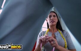 Xvid8os comendo de quatro a rabuda da August Ames